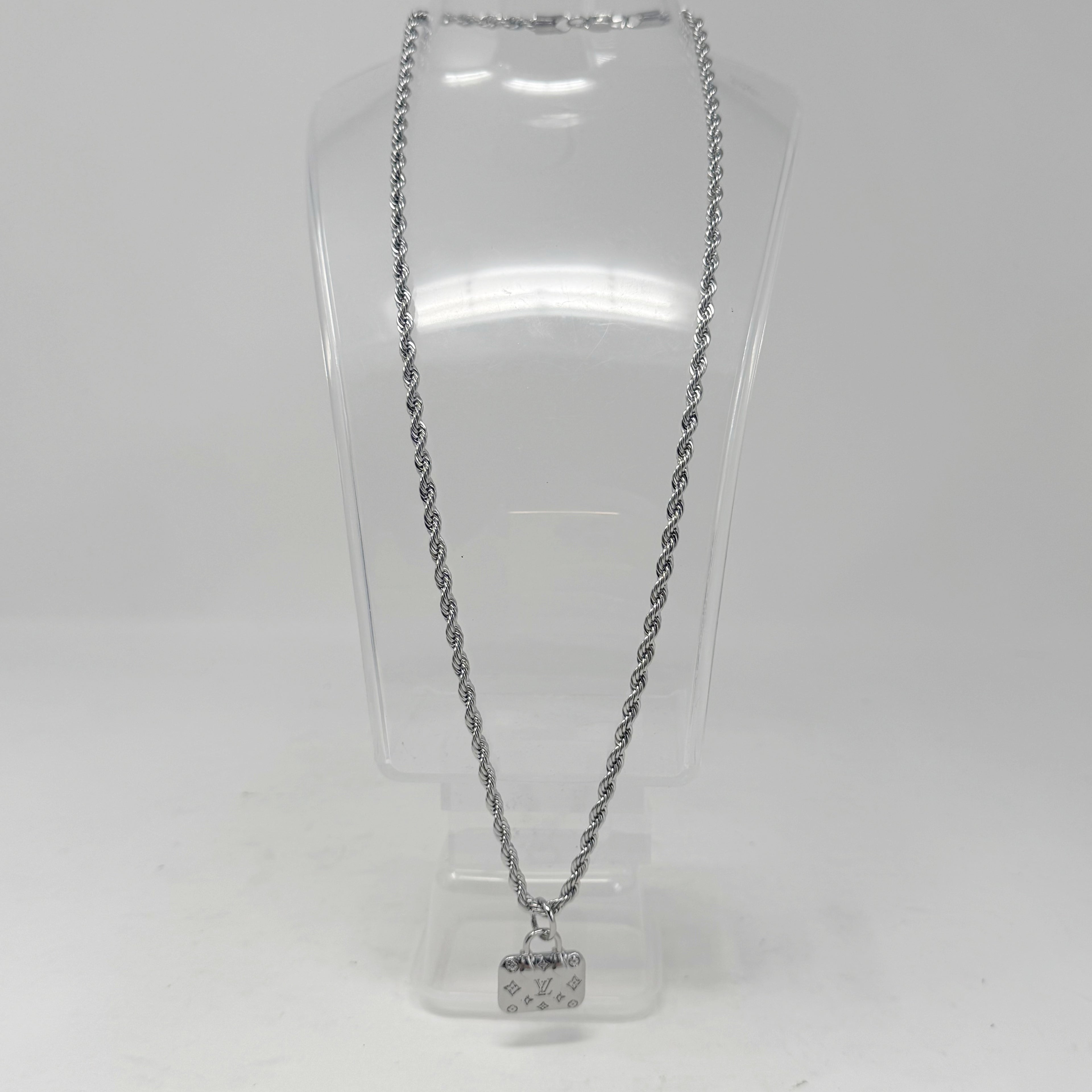 The Silver Speedy II Necklace