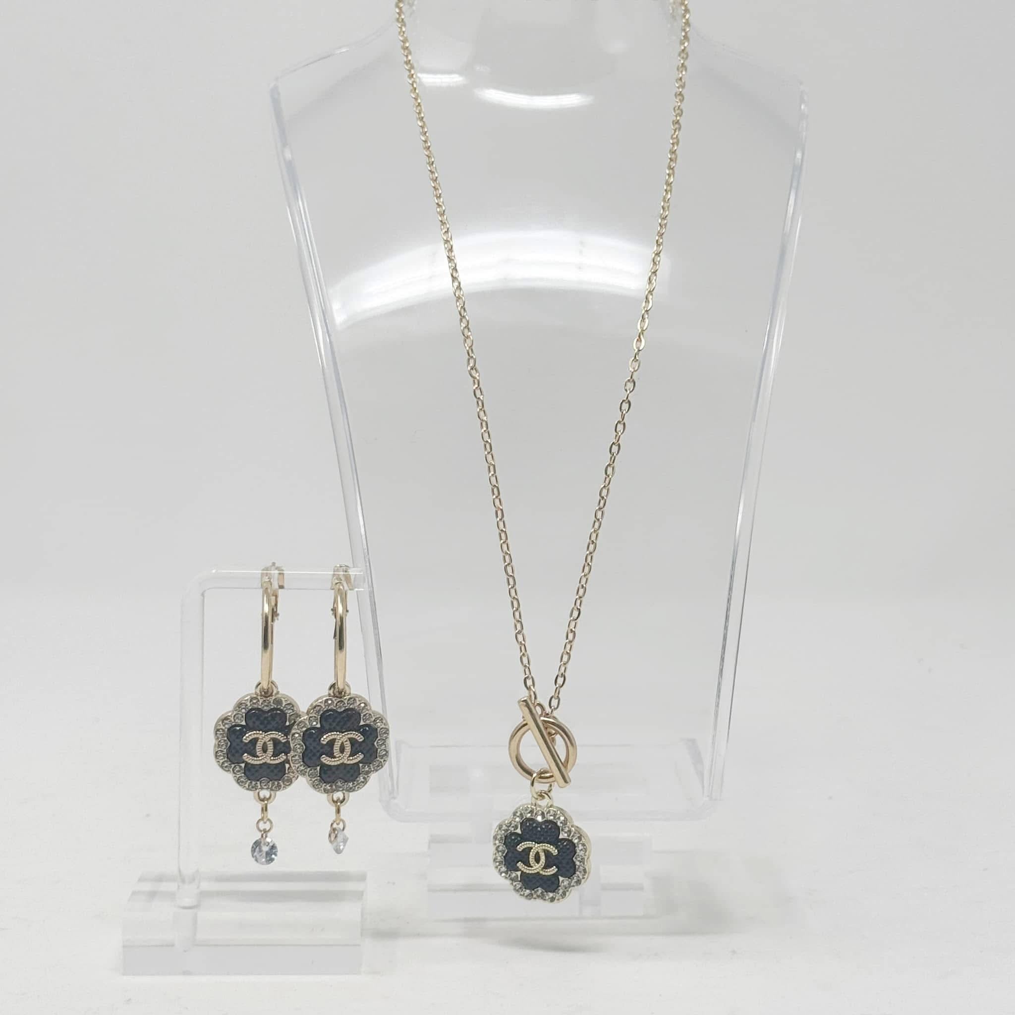 The Clover Set