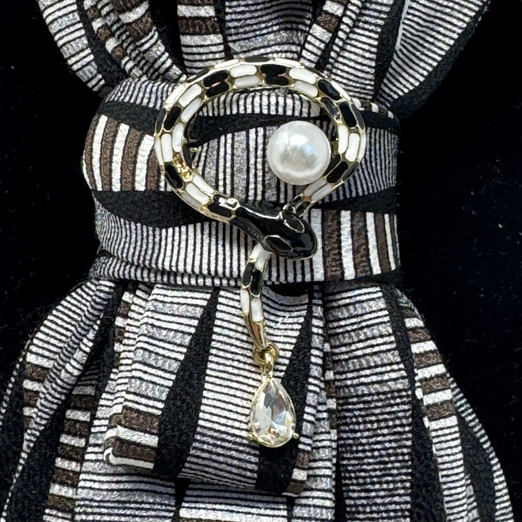 The Nora Tie Necklace