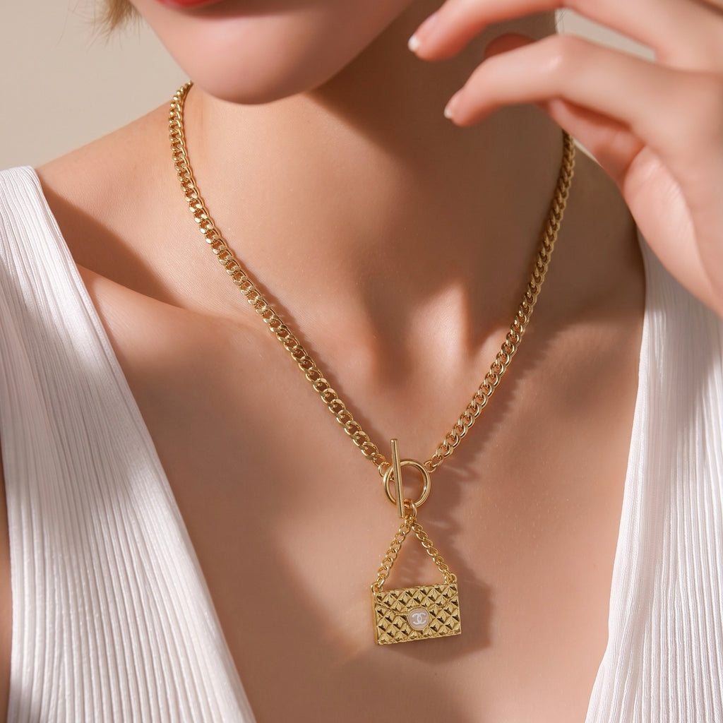 The Cleo Necklace