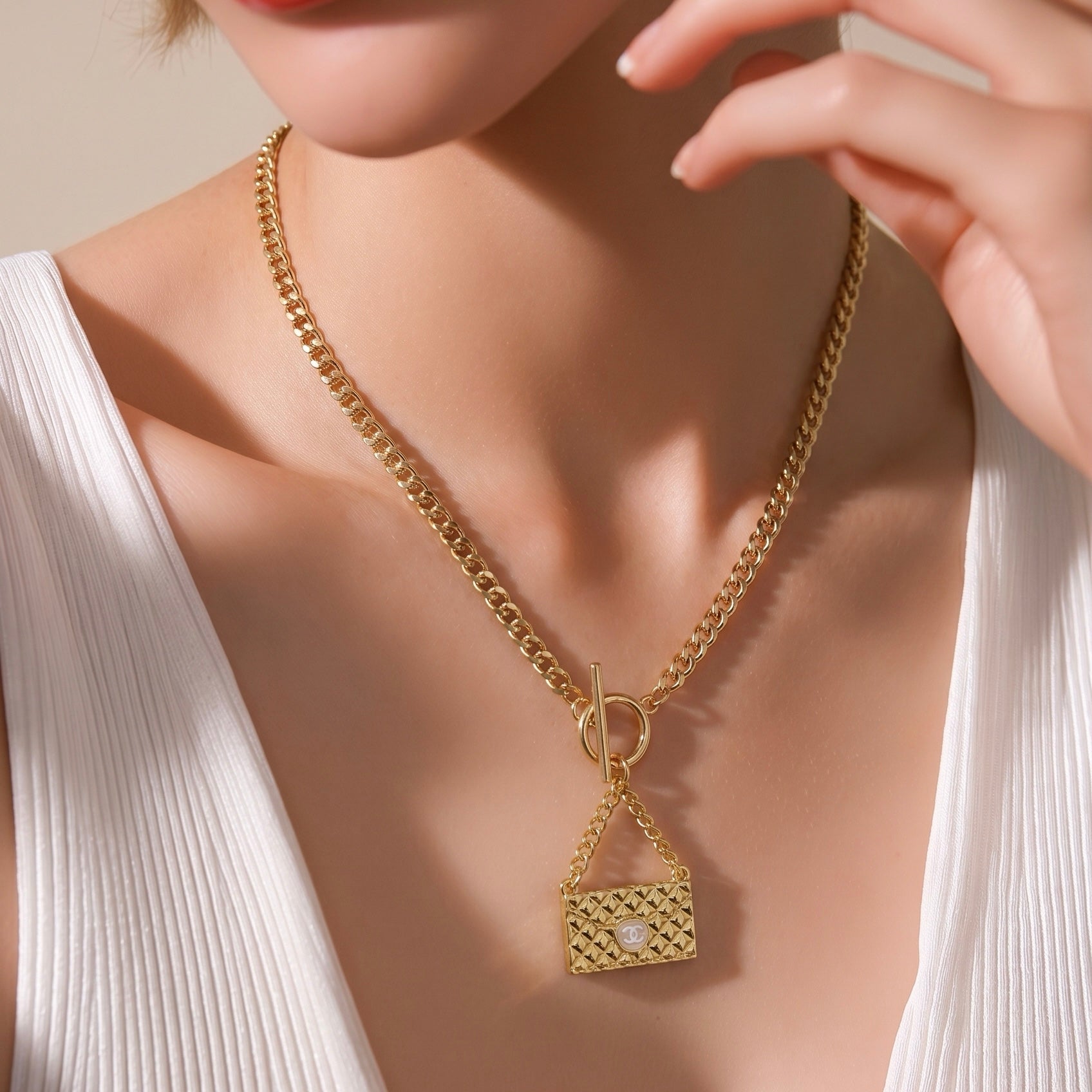 The Cleo Necklace
