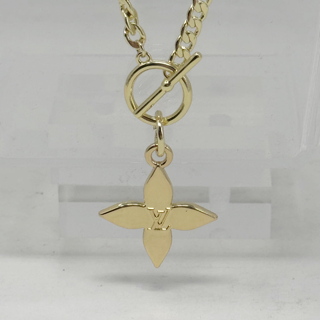 The Fleur Necklace