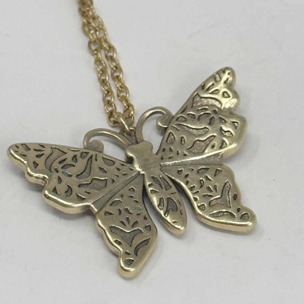 The Glimmer Necklace