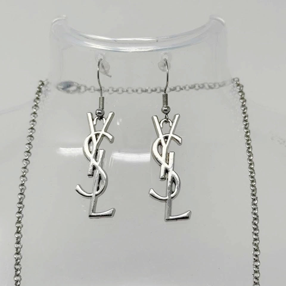 The Saint Necklace