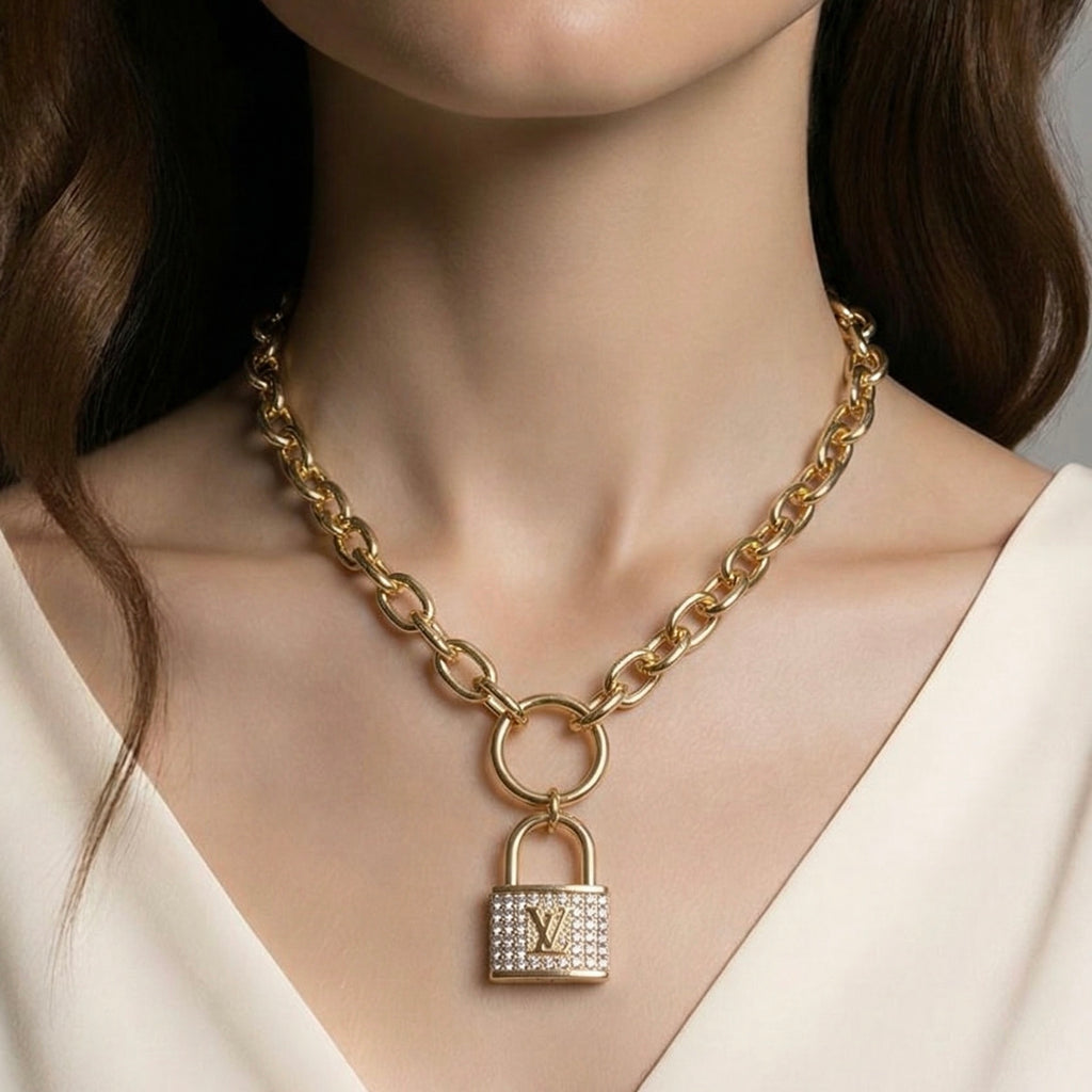 The Lochlin Necklace