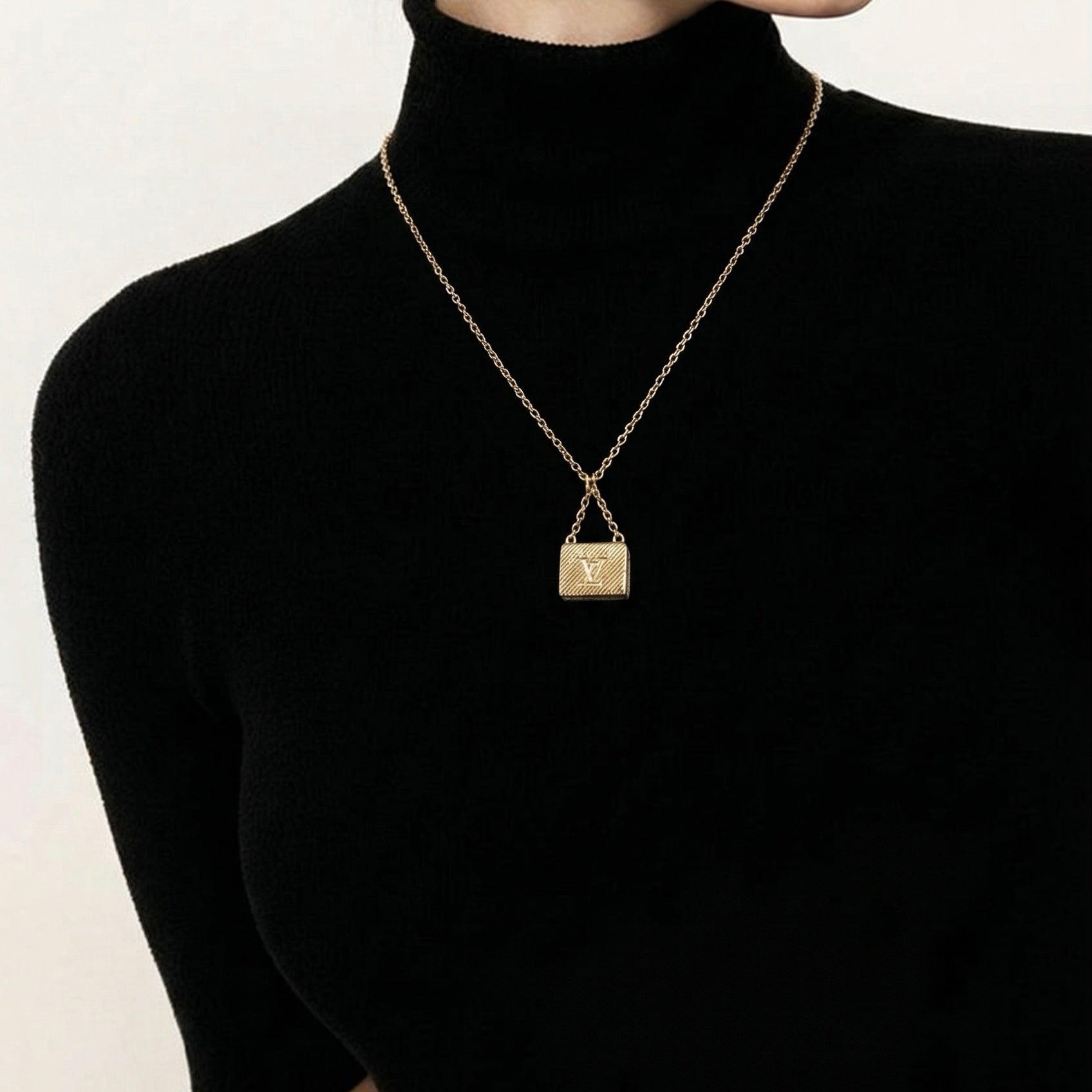 The Little Handbag Necklace