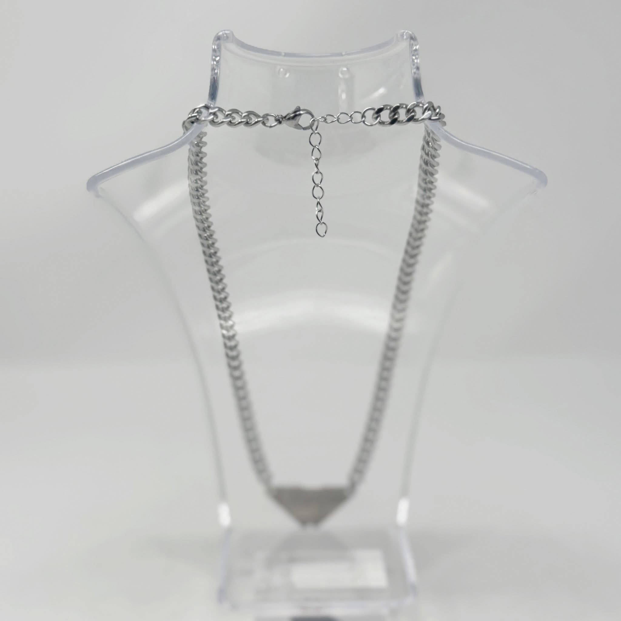The Plum Necklace