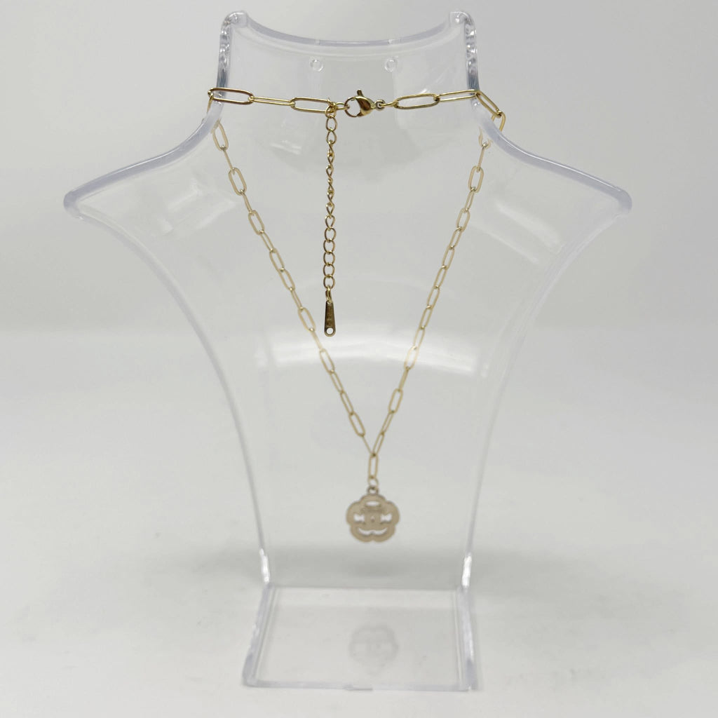 The Curtsy Necklace