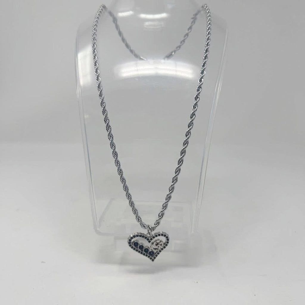 The Black Heart Necklace