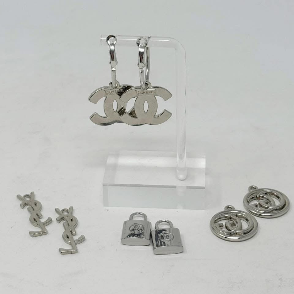 The Interchangeable Set