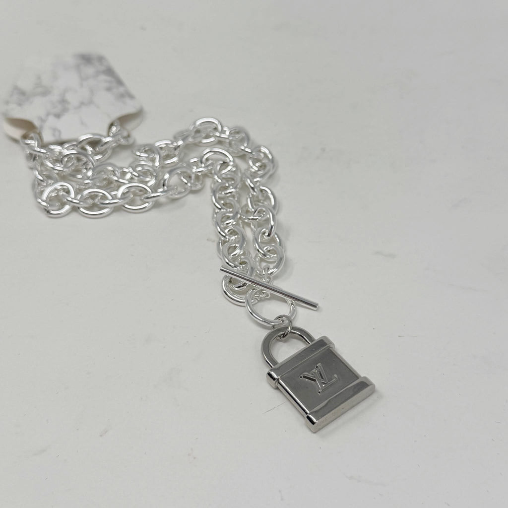 The Lock-It Necklace