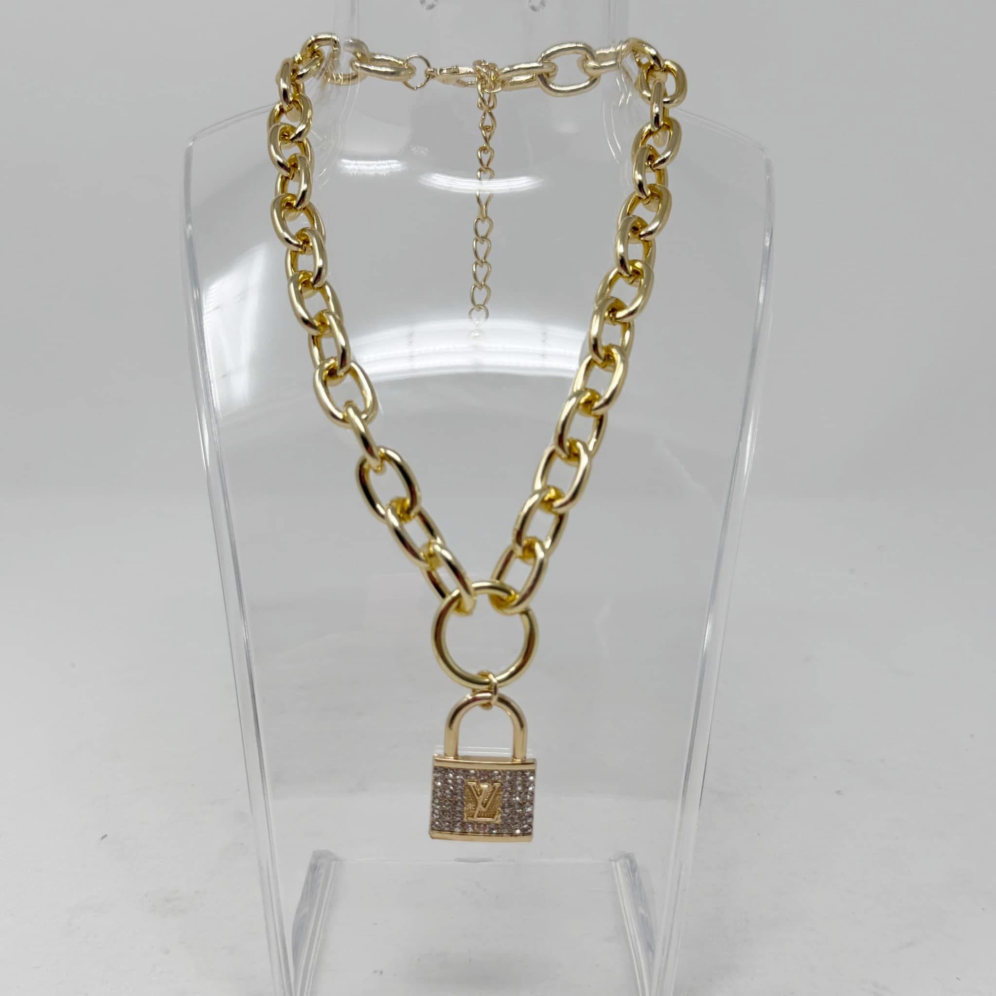 The Lochlin Necklace