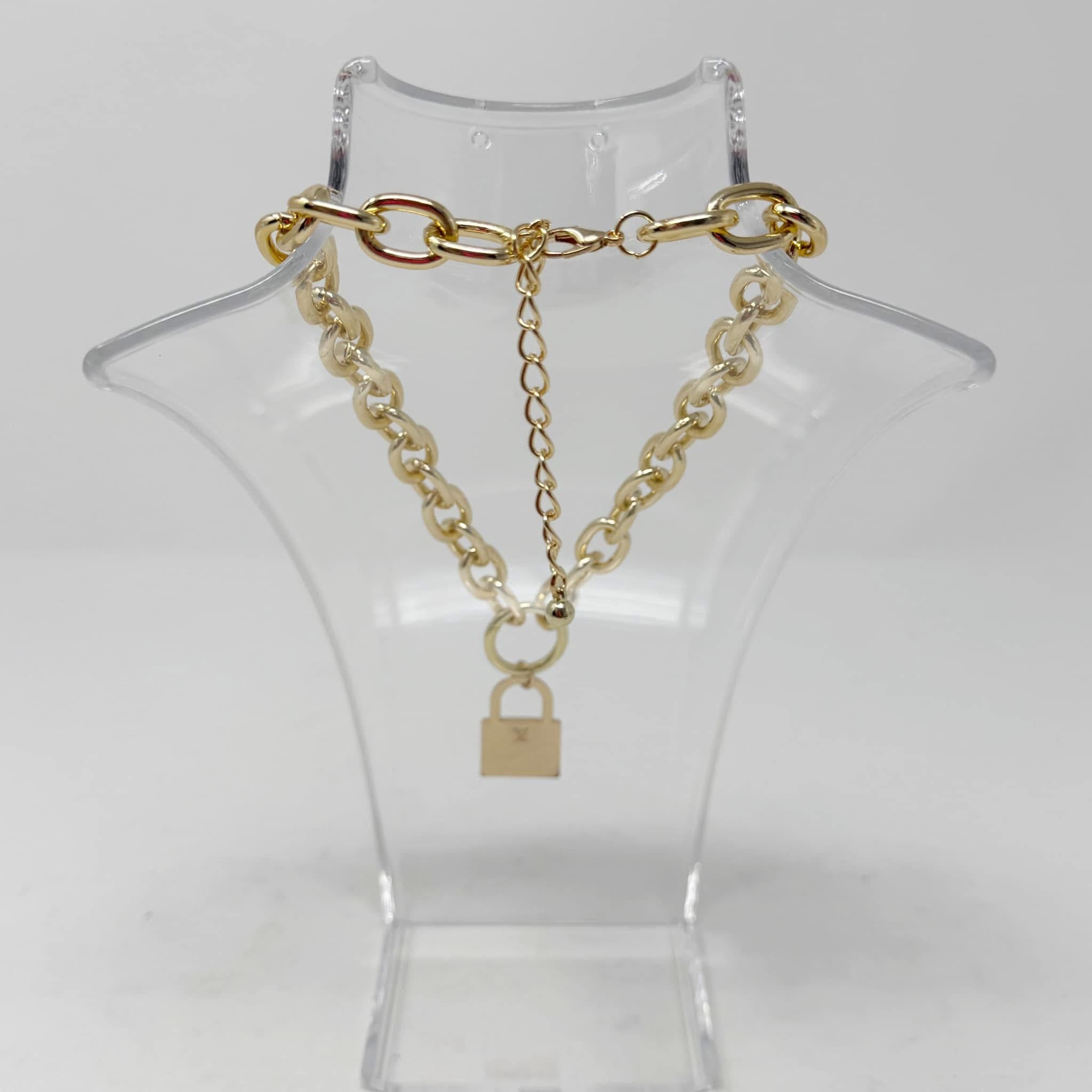 The Lochlin Necklace