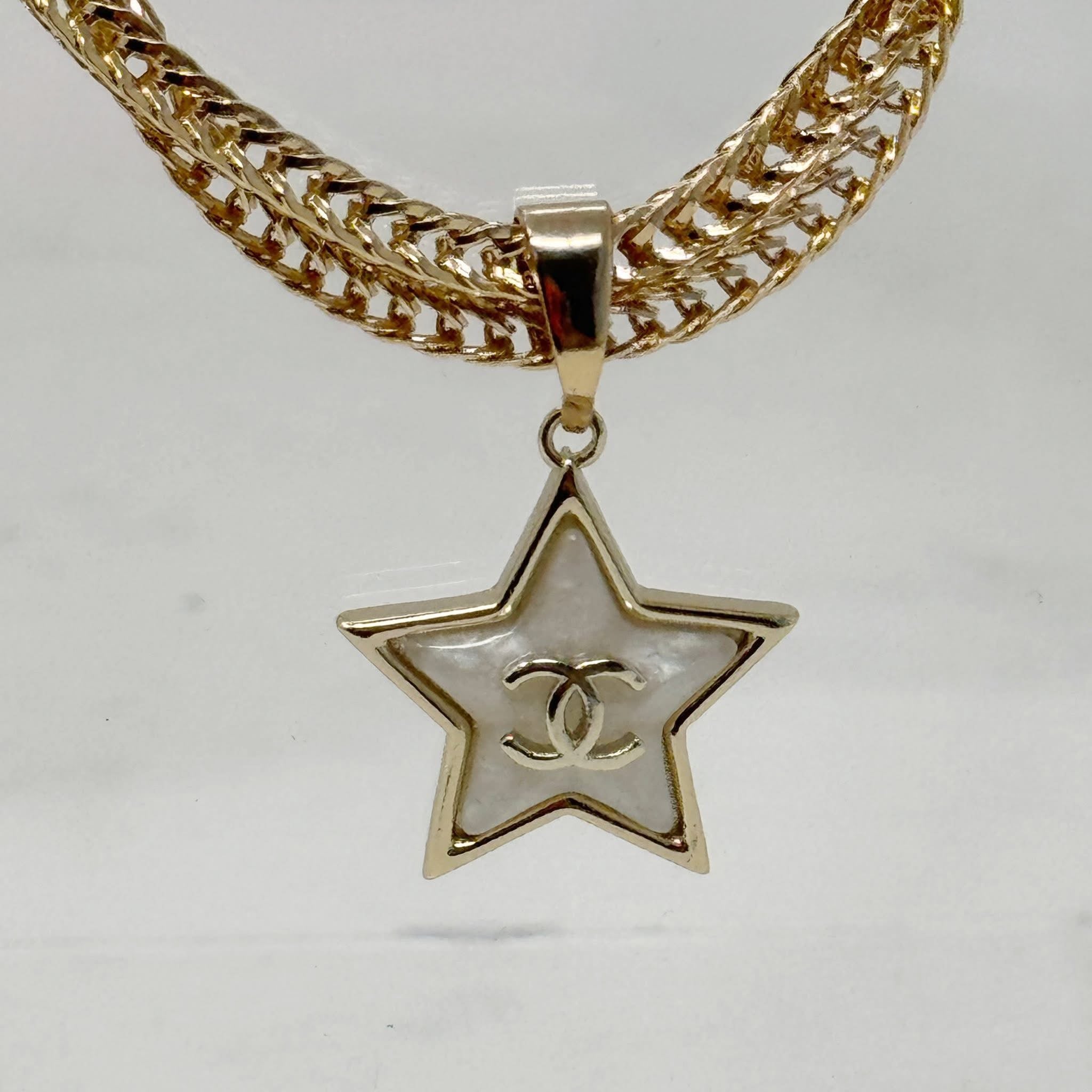 The Carrie Necklace