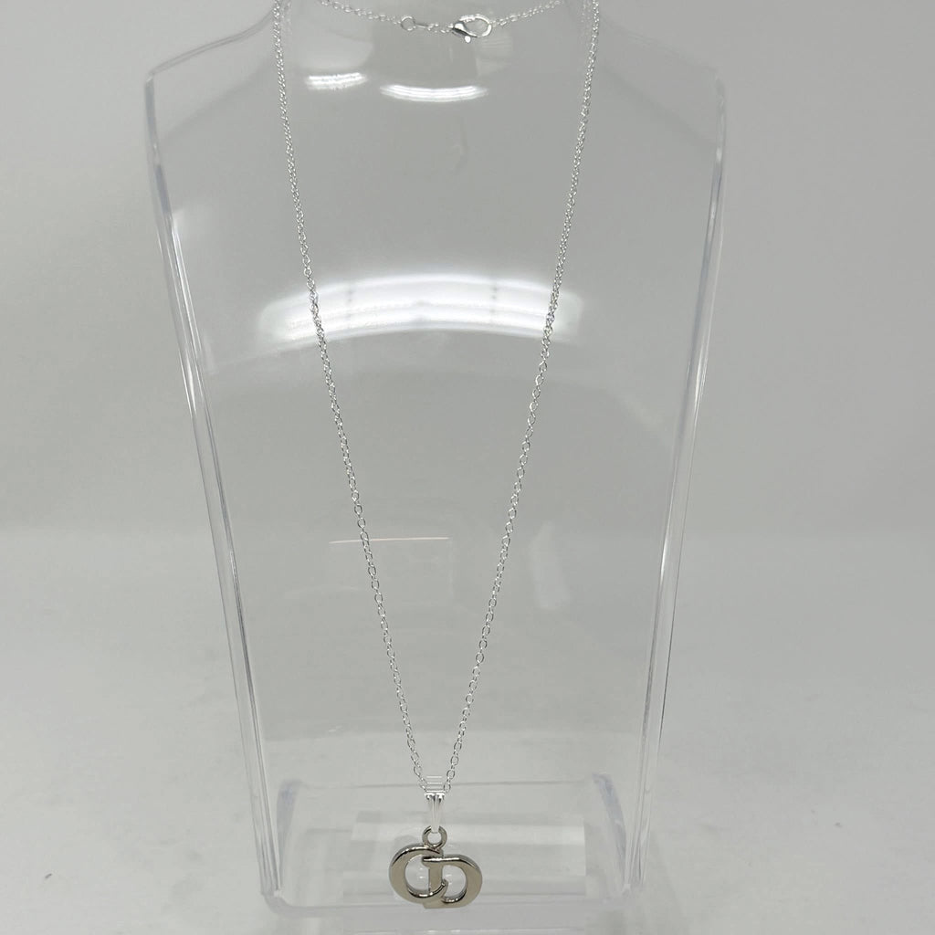 The Dame Necklace