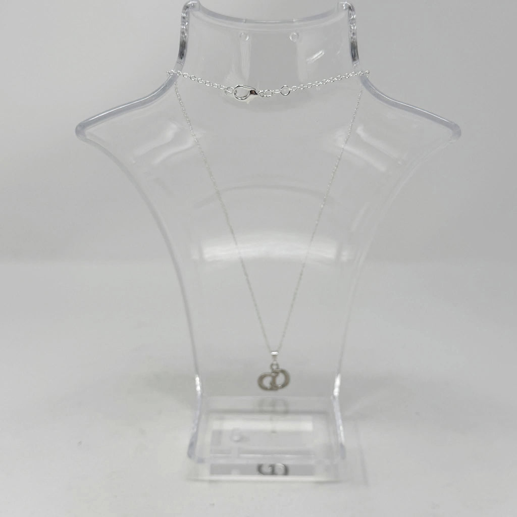 The Dame Necklace